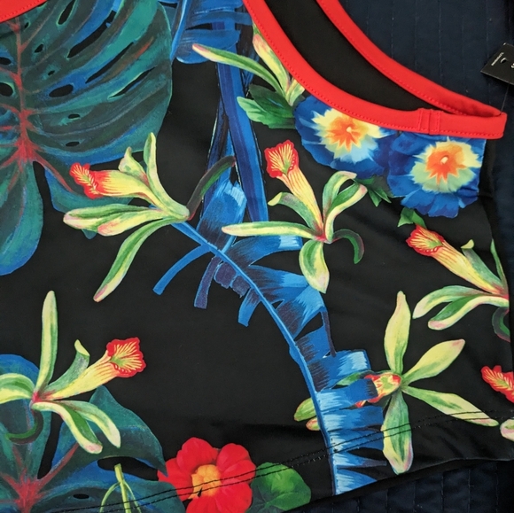 Nike Women Tropical Parrot Hyper Femme Cropped Tank Top Black Red 0224 - Picture 10 of 16